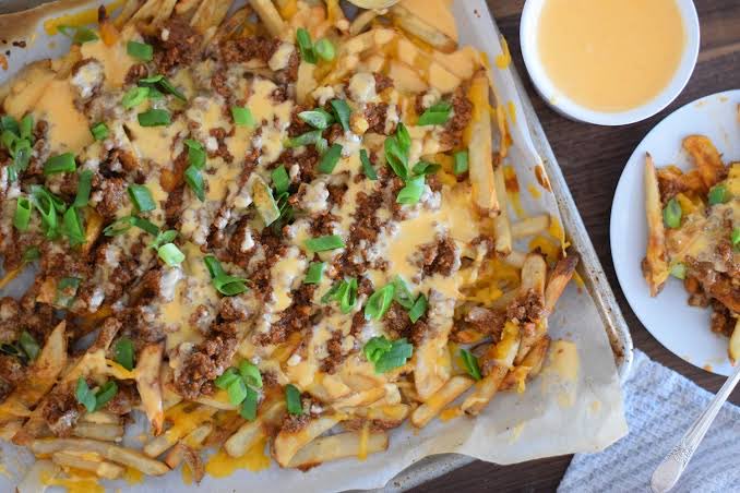 Cater: chili cheese fries