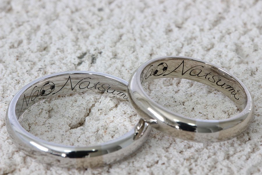 ついぶ東京工房 手作り指輪の専門店 二人で作る手作り結婚指輪 ついぶのhpではお客様の制作風景を紹介しています お互いの指輪を別素材で作り 一部交換した結婚指輪です 内側にはお客様の描いたイラストを印字しています T Co