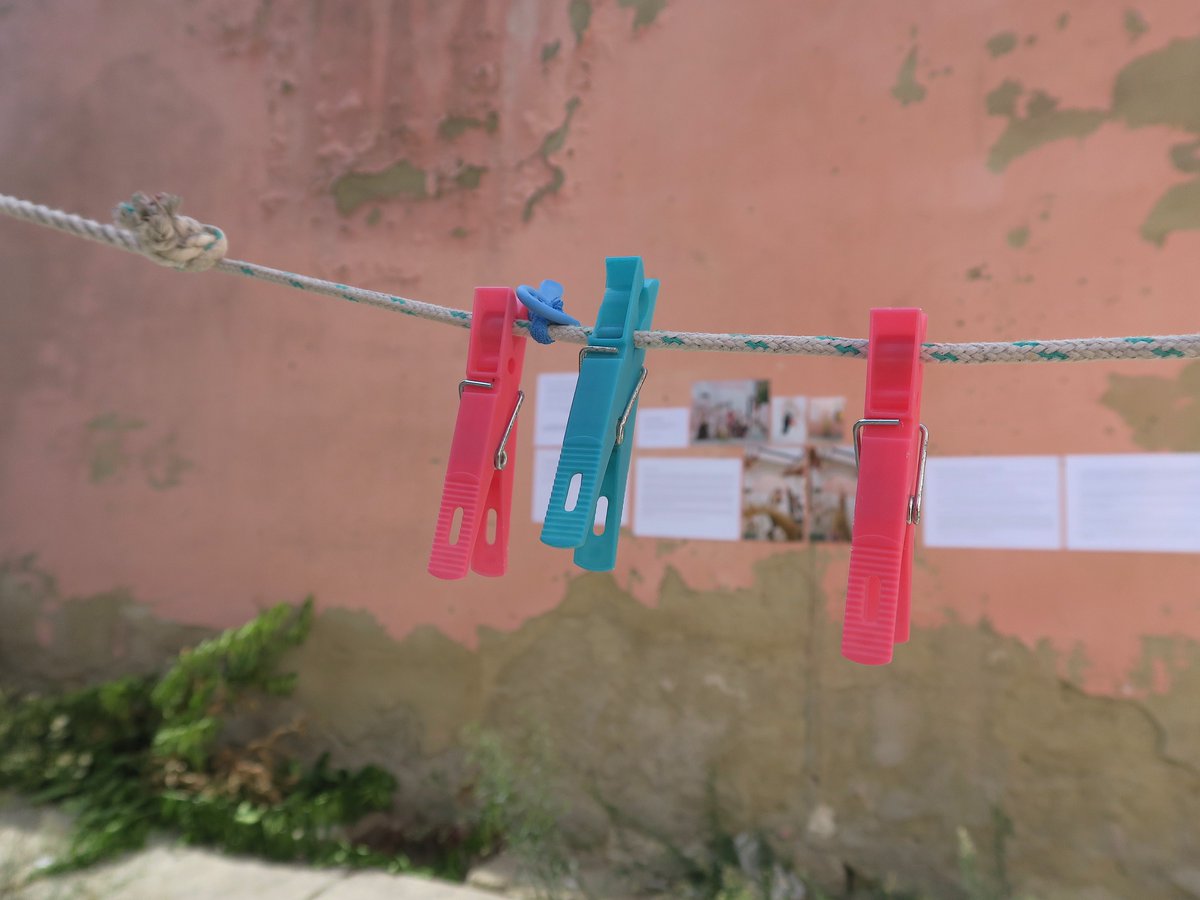 lucesintramuros's tweet photo. 'La puerta abierta' es un proyecto que he realizado en el antiguo Palacio Dávila, actual patio de vecinos de la Plaza Benavente. Las fotos de Manuel Liñán realizadas por Camila Fálquez han llegado hasta este lugar del intramuros de Jerez. 🌺 

https://t.co/87olTH6B0h https://t.co/8phF5mirEa