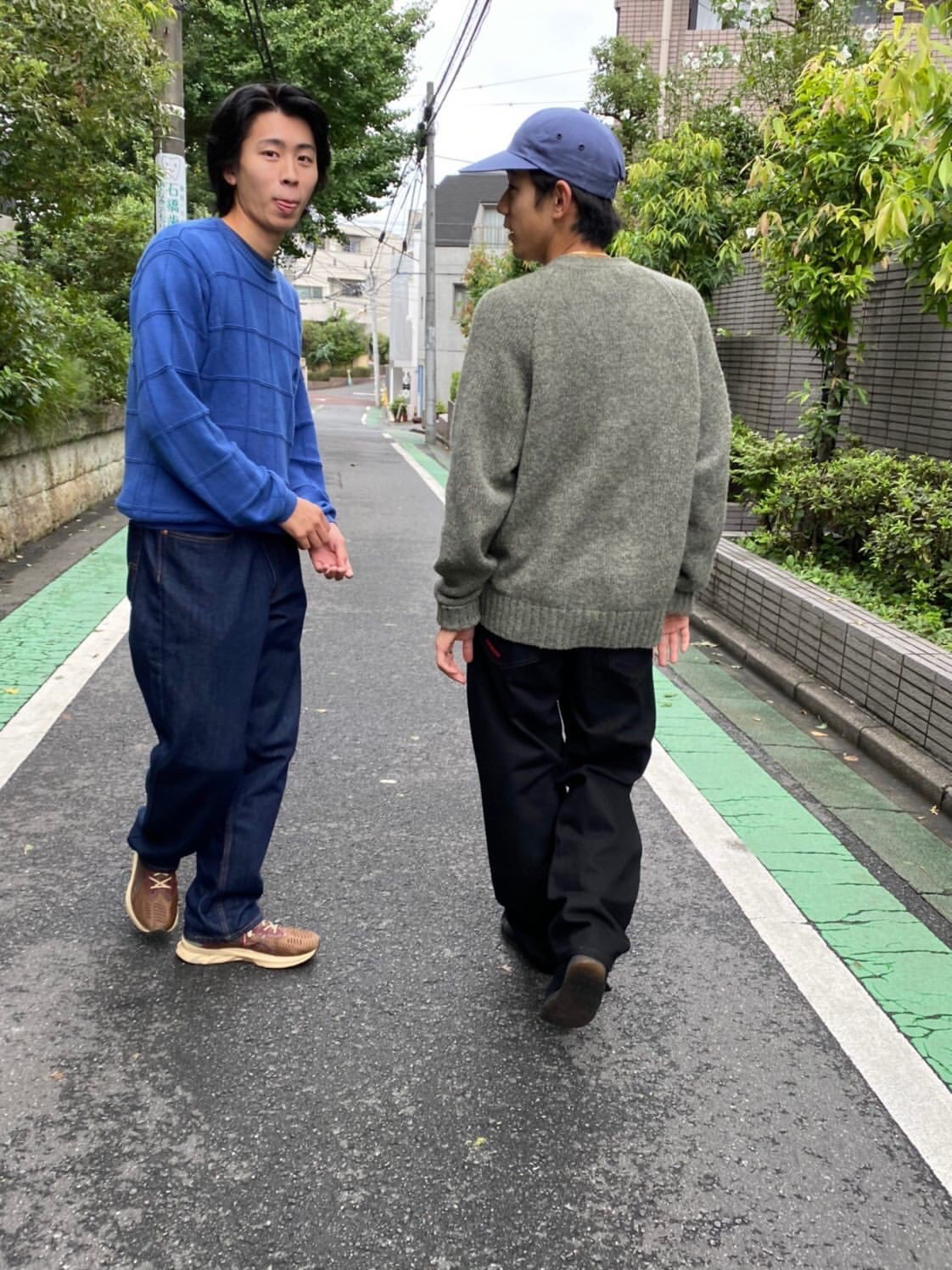 Levi S Japan 洗練されすぎないカッコよさに定評のある550 は古着市場でも人気のあるルーズシルエットテーパードジーンズ 抜け感のある気取らないスタイルでリラックスした秋をむかえよう ブラックとリンスカラーの２色展開 リーバイス リーバイス