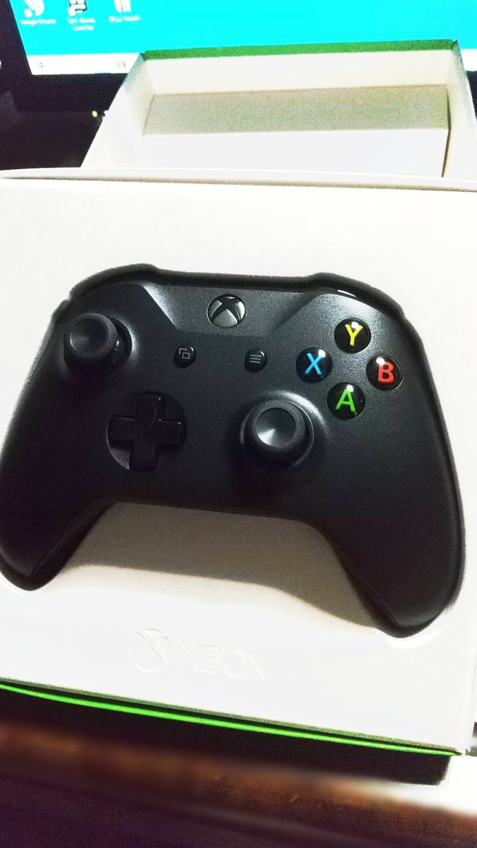 えいちゃん きゃっする あつ森でフォートナイト再現中 در توییتر ずっと欲しかった新しいコントローラ届いた Xbox本体持ってないけど Xbox純正のコントローラです Switchのプロコンお気に入りなのでpc用に似たボタン配置の物を探してました 今までpc