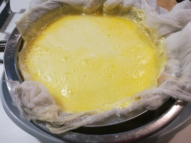 Take the bowl filter and cover it with a muslin cloth if you have it. Pour the whey through. It will take a few hours to drain completely but you'll be left with 100-150 grams of fresh ricotta at the end. Result!