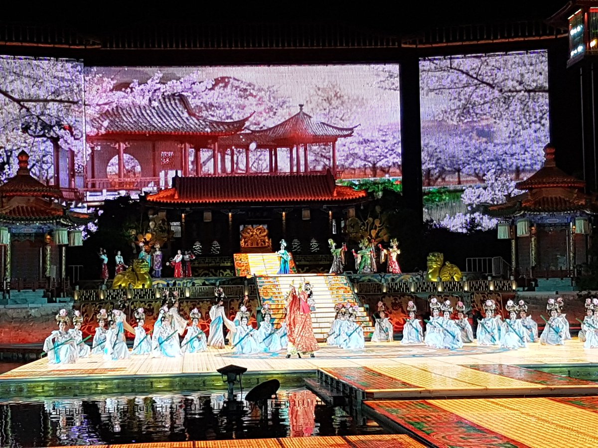 While in Xi'an I went to Huaqing Palace and watched a stage play depicting the tragic love story of Concubine Yang and the emperor. It was a really intense production with acrobats, fancy costuming and lighting, and staged explosives (for the battle scenes).