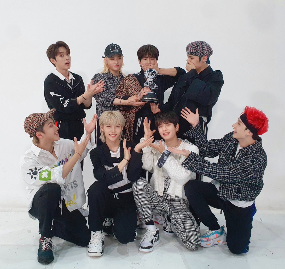 day 268 you got your fourth win you’re really taking over the world i really hope we can get your fifth win tomorrow    stray kids world domination @Stray_Kids  #StrayKids  #IN生  #INLIFE