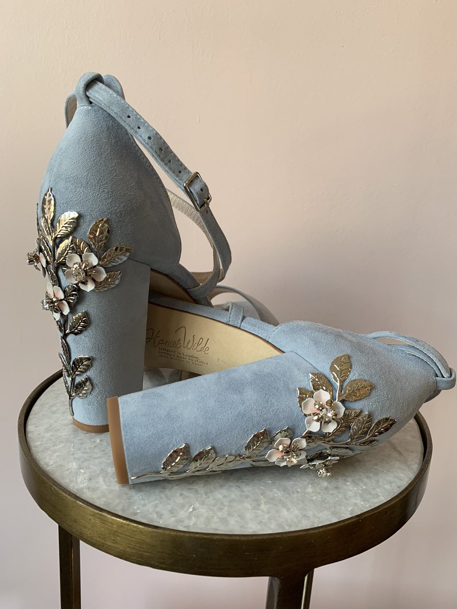 It’s all the detail, these beautiful Arabella Block blue customised with Pink Cherry are leaving today for a very special bride in Australia 🇦🇺 💙❤️🤍