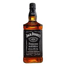 pamonselovescat's tweet photo. Which would you rather drink at this pandemic?

#dropyouralcoholchallenge
#Emperador
#Fruitymix https://t.co/vbMwfFFUWz