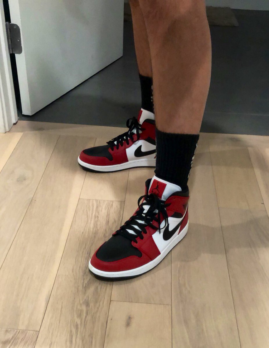 chris_jokester's tweet image. Idk what life was before these shoes tbh I love them so much #FirstPair