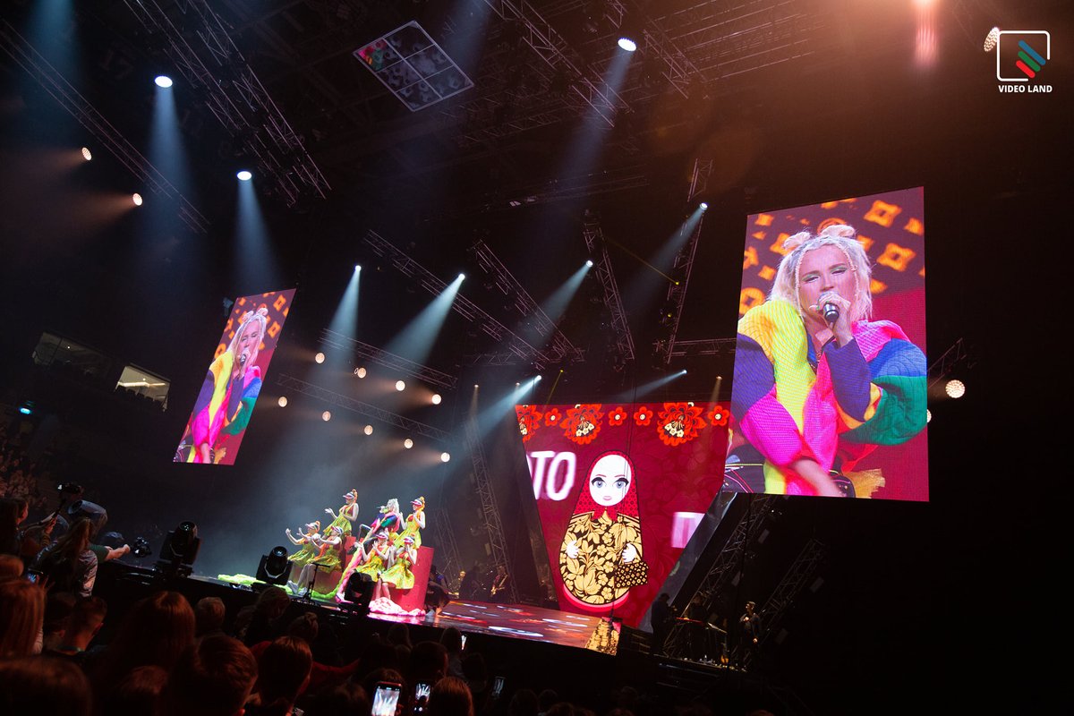 AndyDicolor's tweet photo. Russian pop star Klova Koka held her first concert with 310 sqms DICOLOR UC480 with creative stage design.
#Dicolor #creative #events #LEDscreen #LEDwall https://t.co/aqAZ1dY8B1