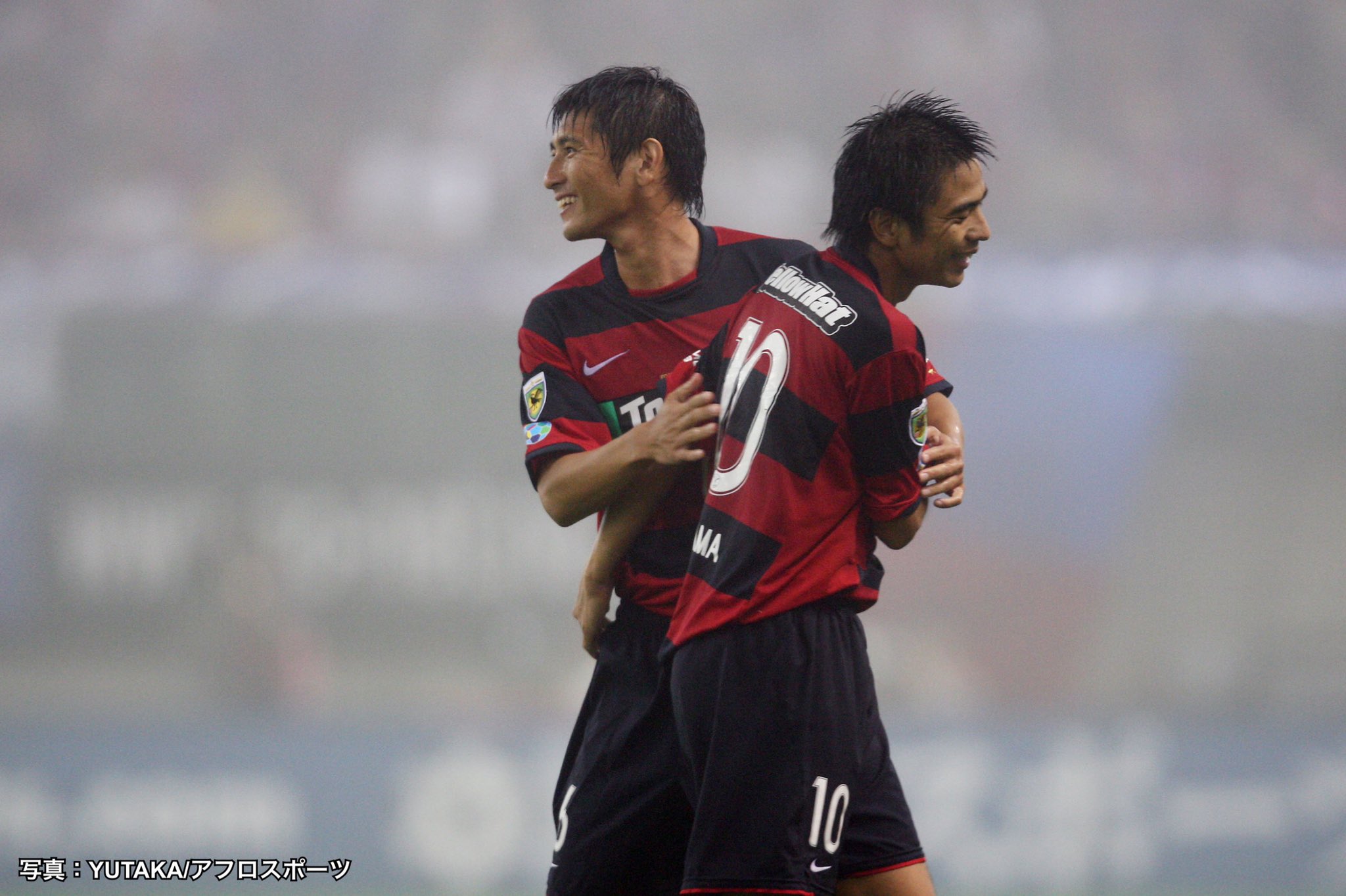 高校サッカー日テレ公式 Youtube更新 鹿島アントラーズ で黄金期をつくり 日本代表 でも活躍した 中田浩二 本山雅志 が出場した 伝説の名勝負 雪の決勝 帝京 Vs 東福岡 の一戦を パンサー 尾形貴弘 が熱弁 勝負を分けた