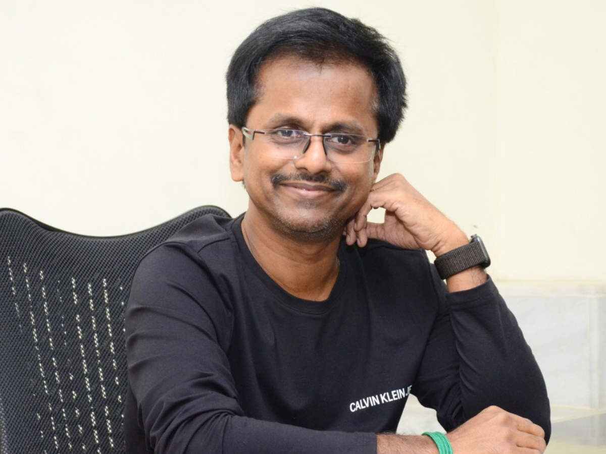Sending out our Birthday Wishes to one of the finest directors of Indian Cinema @ARMurugadoss 🎉 Wishing you a Blockbuster year ahead! #HBDARMurugadoss #HappyBirthdayARMurugadoss #ARMurugadoss #MultiplexEnt