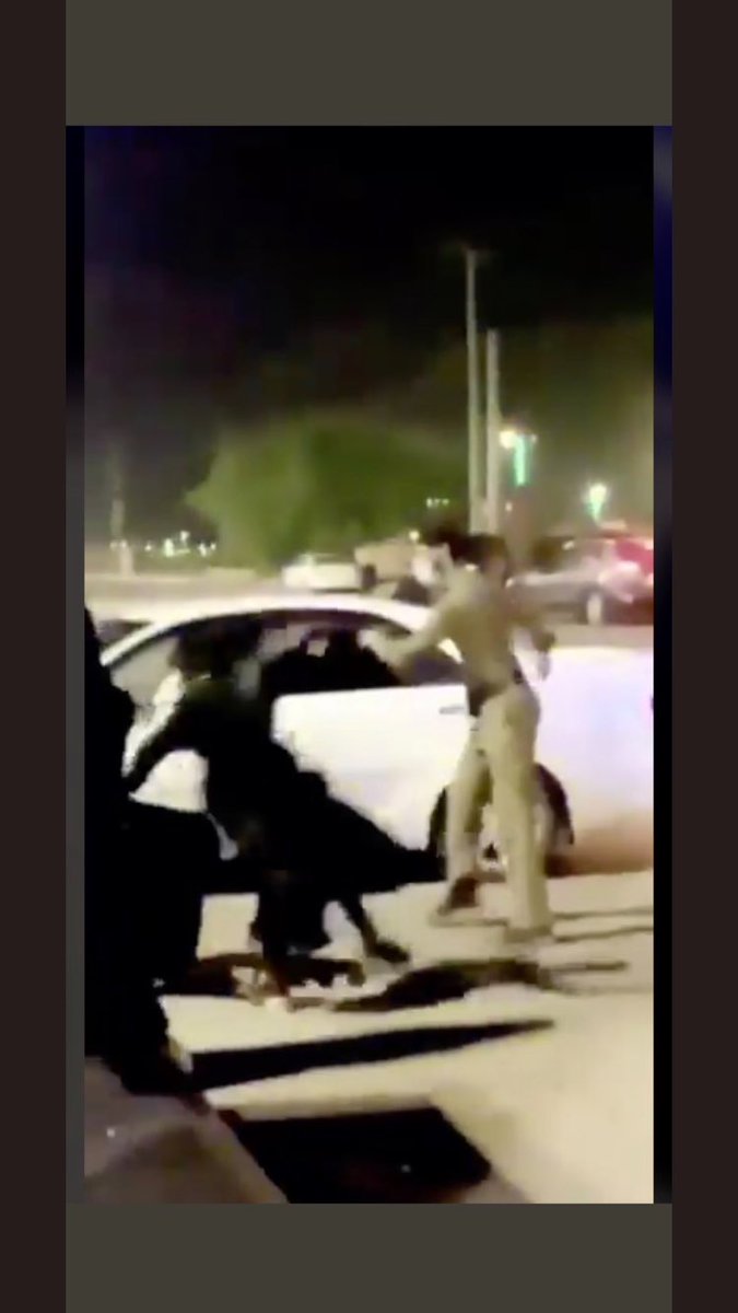 #نطالب_بالقبض_علي_الشرطي
تصرف العسكري صحيح ١٠٠٪ و هو قام بواجبه و عمله .