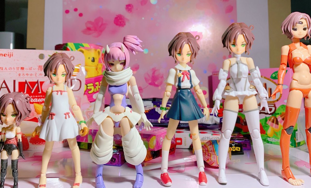 ショッキングな生首画像をなんとか加工しましたのであげ直します 参考になるかわかりませんがメガミデバイスのヘッドをfigma素体に使う時のサイズ比較です 低身長なfigma忍野忍 Figma八九寺真宵を例に 肩の位置を参考にして頂ければば 一番小さいのとピンク髪