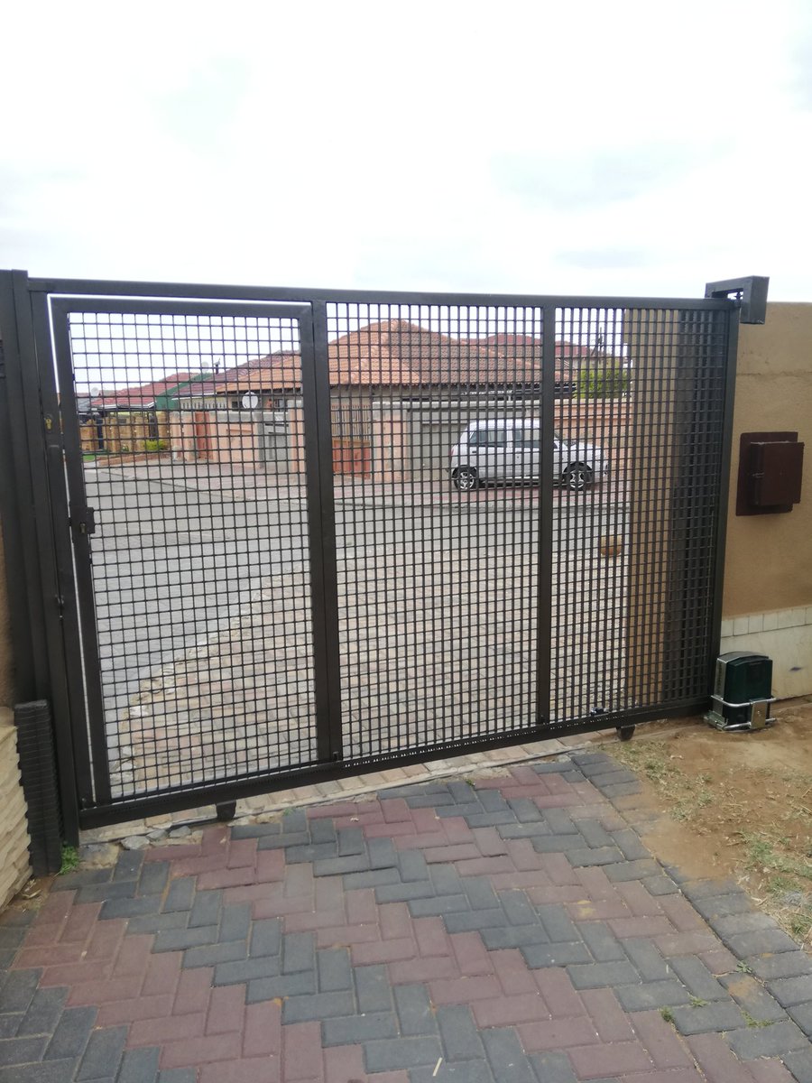 DoctorPta's tweet photo. Centurion gate motor installation done and dusted
Give us a call 0710366562 https://t.co/ckArAduGGJ