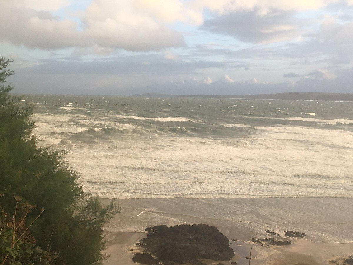 mikeyoungsurf's tweet photo. Crazy conditions this morning all lessons called off !!!Big storm !!#Escapesurfschool #Newquay #storm #Southwest https://t.co/4Lv6XrrFAE