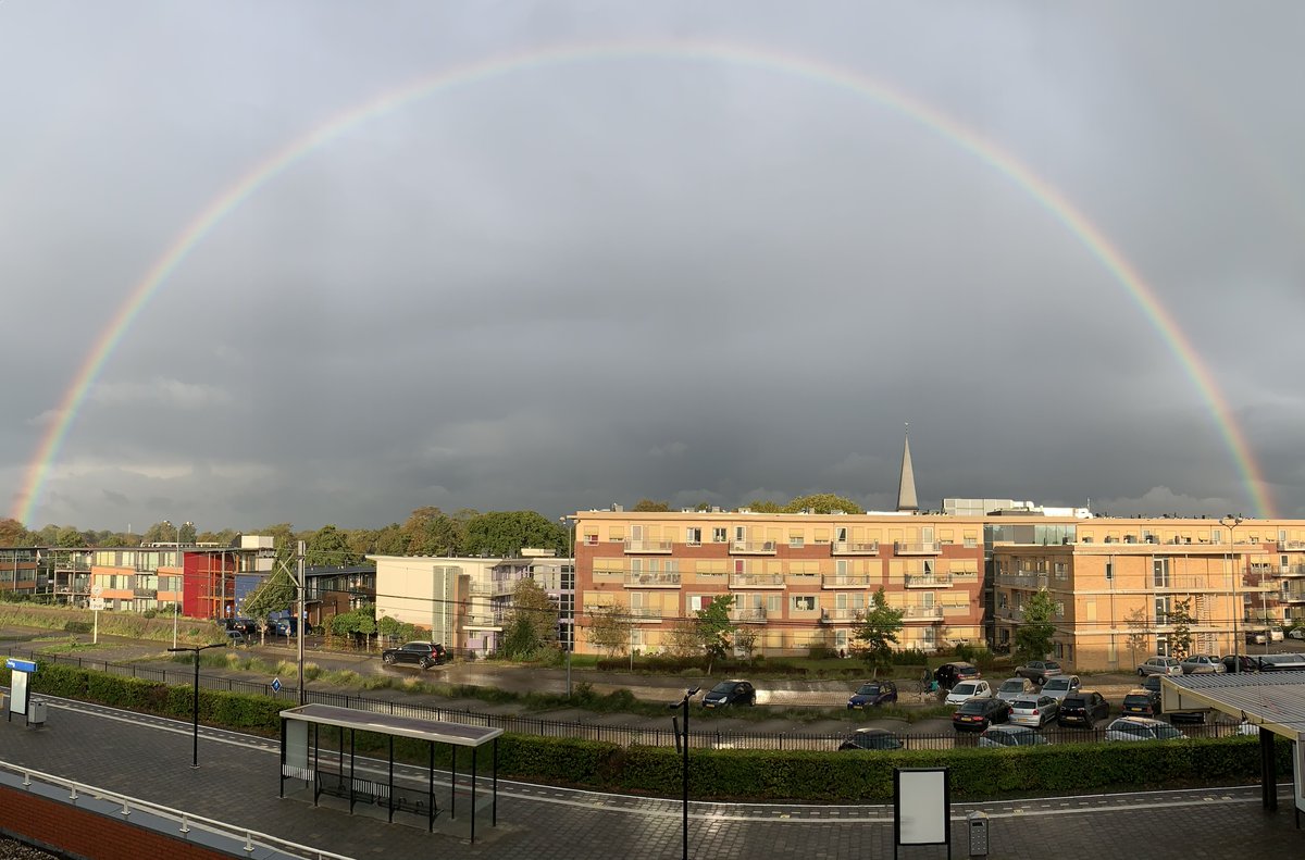 VictorAlberts's tweet photo. Regenboog in #Heiloo 🌈 
#Overkerck https://t.co/3WeyMLYQRt