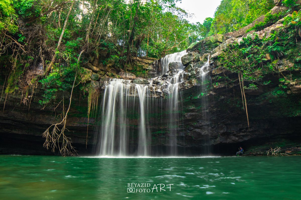 _muhammadziyad's tweet photo. Antara gambar yg menarik dpt aku ambik, air terjun yg cantik ni kat pahang je https://t.co/cFwUgZBip4