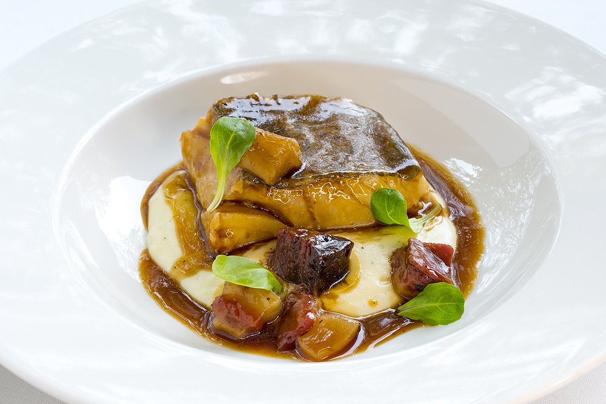 RobertdeNola's tweet photo. Morro de bacallà confitat amb parmentier de patata, cap i pota. Per gaudir-ne! #restaurant #robertdenola #passeigdelremei #caldesdemontbui #vallessoriental #barcelona #gastronomia #km0 #proximitat #avuisortim #divendres #copyright_lluiscarro https://t.co/Jyu1qCwjFH