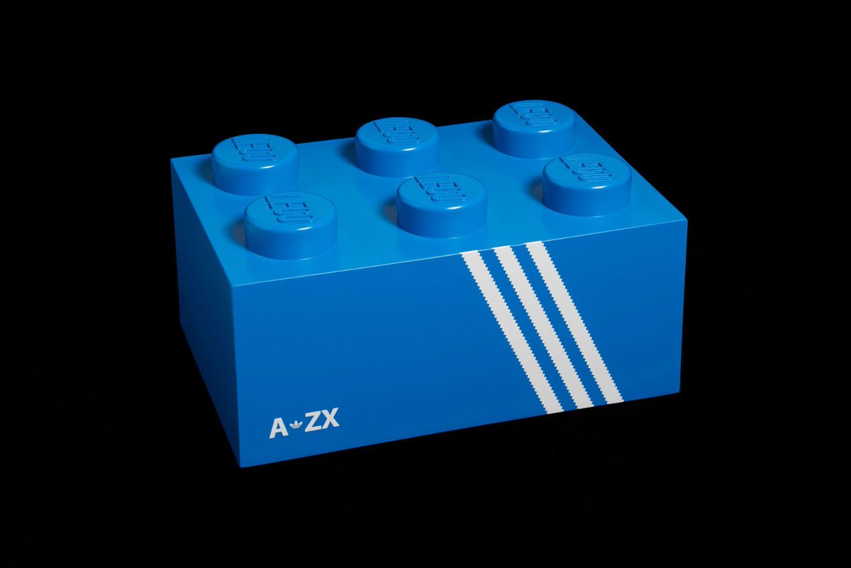 midnightclub___'s tweet image. A-ZX | LEGO 

1:1600 scale replica bricks encase a shoebox made from 763 individual LEGO pieces, including a bespoke figurine for each recipient.

Custom product packs for a mad collab w/ @adidasoriginals x @LEGO_Group 

Hand-made in London
Shipped Worldwide 🌎