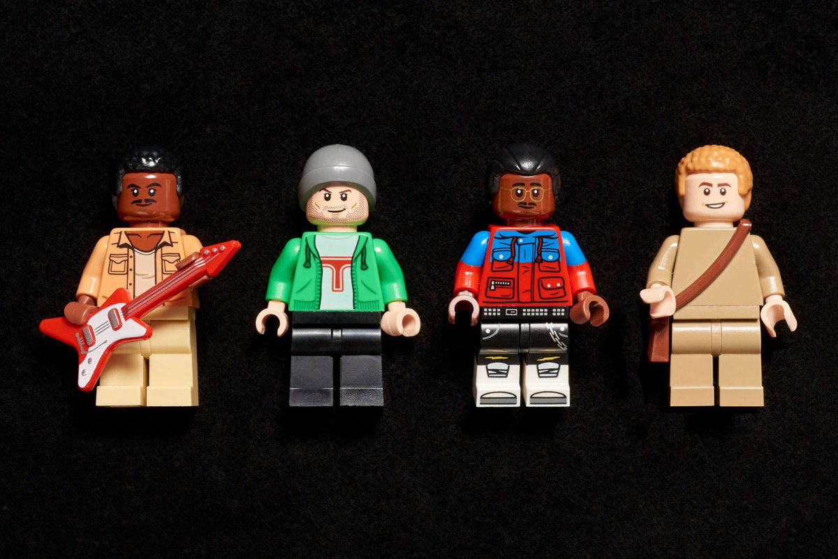 midnightclub___'s tweet image. A-ZX | LEGO 

1:1600 scale replica bricks encase a shoebox made from 763 individual LEGO pieces, including a bespoke figurine for each recipient.

Custom product packs for a mad collab w/ @adidasoriginals x @LEGO_Group 

Hand-made in London
Shipped Worldwide 🌎