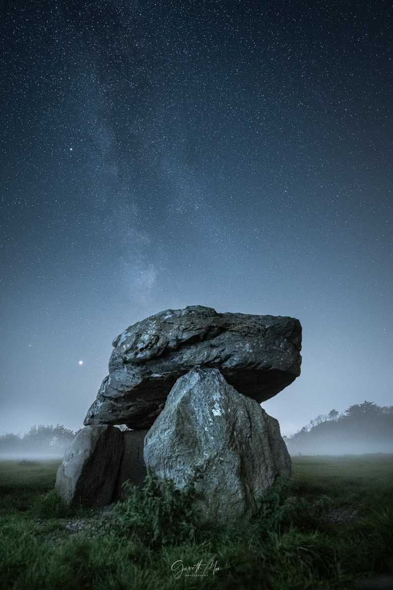 Neolithic Milky-way
I can't remember a better September new moon week on Anglesey, This is the Presdaddfed Burial Chamber near Bodedern with some early evening mist
#Anglesey #stars #nightphotography
#Astrophography
#MilkyWay