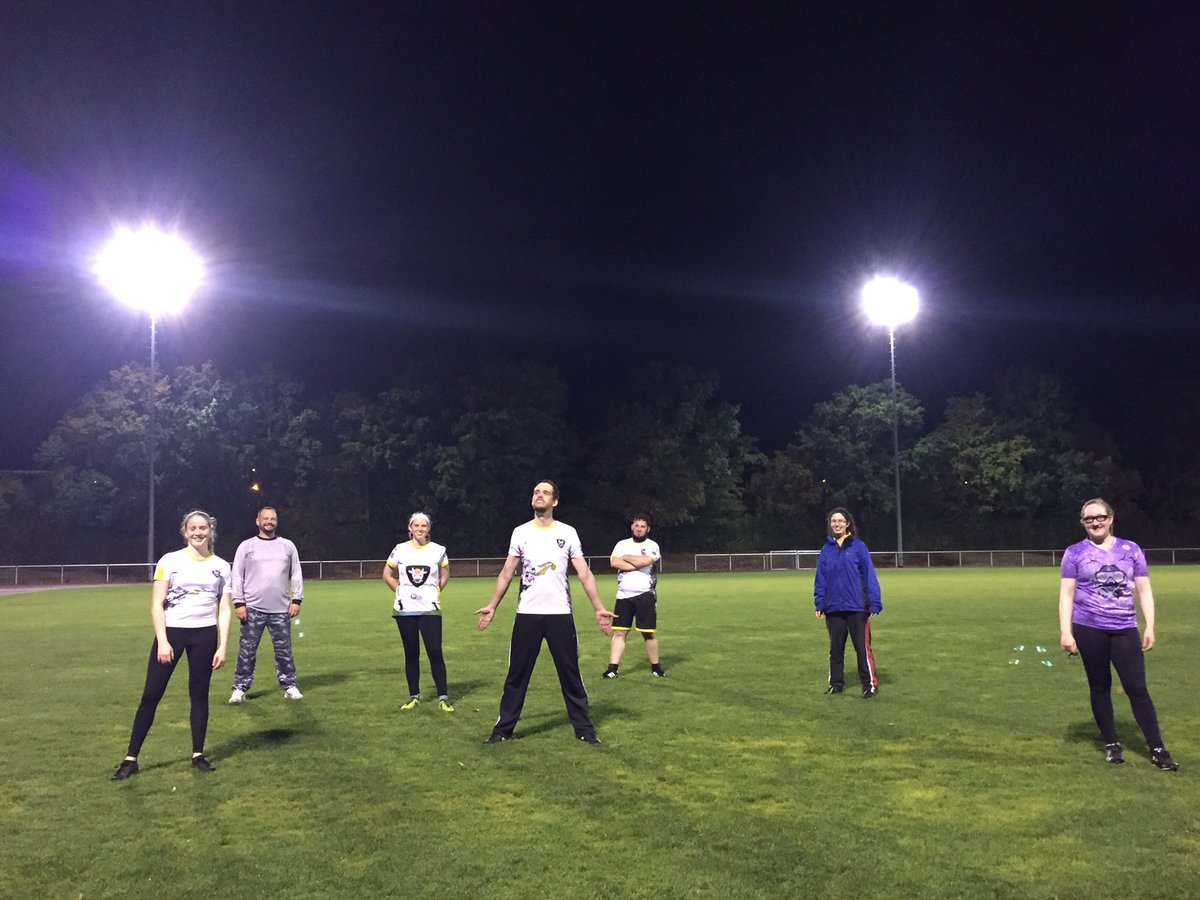Erstes Regen Training seit langem. Da bleibt nicht mehr viel trocken,aber ein wahres Beast hält das nicht vom Trainieren ab.
#bingerbeast #bingenamrhein #quidditchgermany #bingerbeasts #djkbüdesheim #mehralseinverein #djkfamilie #team #sport #donnerstagstraining