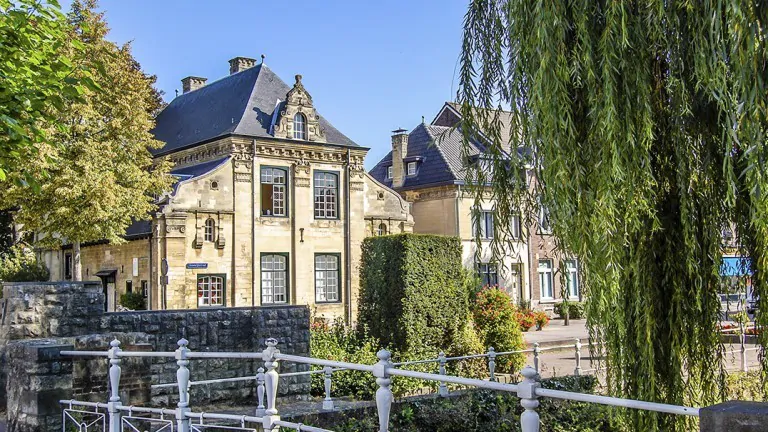 Topweekendnl's tweet image. 🇳🇱 Weekendje #𝗩𝗔𝗟𝗞𝗘𝗡𝗕𝗨𝗥𝗚 v/a slechts €27,50 pp incl.ontbijt! ⚠
tpwknd.nl/twitter-valken…
De actie is inclusief:
▪ Welkomstdrankje
▪ Gratis stadsgids van Valkenburg
▪ Gratis entree Holland Casino Valkenburg
▪ Gratis WiFi
 #weekendjeweg #travel #reizen #holland