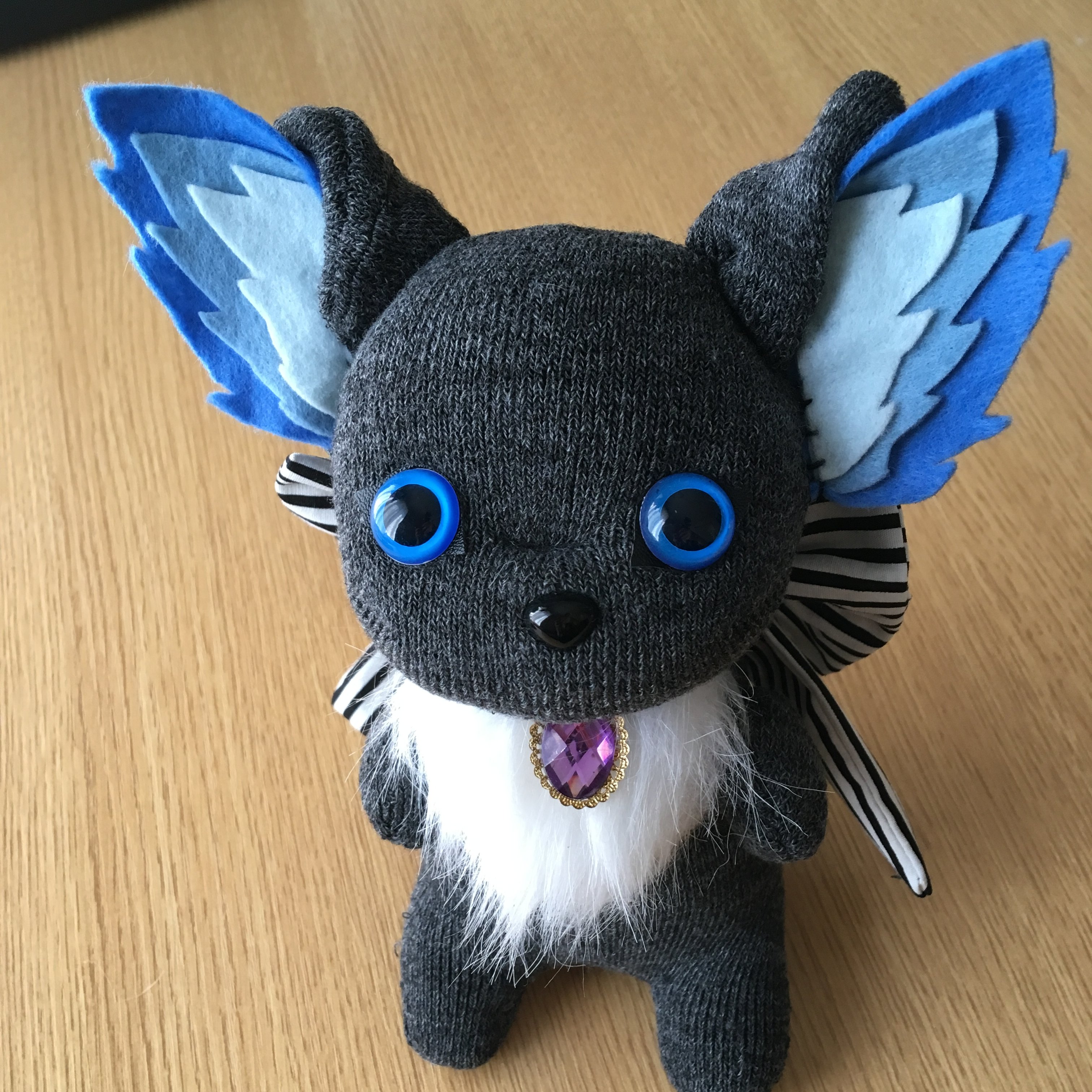 Mrs おかん 靴下でぬいぐるみを作ってみました 何とかグリムに見えるかな 作り方 T Co Kbs6w9z36m ツイステ手芸部 ツイステ 靴下でぬいぐるみ T Co Ufbtlyszgk Twitter