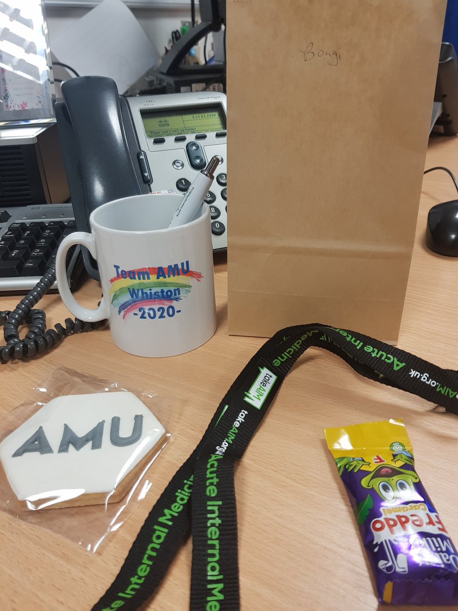 Real_Bongi's tweet photo. Thank you very much #TeamAMU @sthknhs They surprised me with all these lovely gifts⤵️ this morning! I 💕 them👌👌 #OneTeam #AMAW20 @Ratna_Aumeer @RagitVaria @jeff_unsworth @Fizyl Matron Ste, Ward Managers Sarah & Kath. You are simply the best🎶 #OneTeam @take__AIM @acutemedicine https://t.co/KsoxouZzYQ