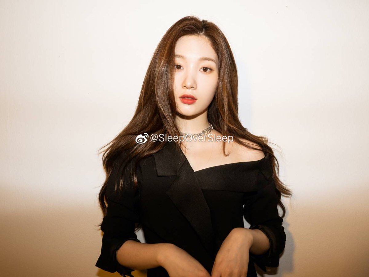 JChaeyeon_Bar's tweet photo. [PHOTO] 200925 #Chaeyeon from SleepOverSleep's Weibo Update
#SOS Star#
🖤
#郑采妍[超话]# 身着 #SleepOverSleep[超话]# 斜肩垂荡西服连衣裙 ​
 #정채연 #채연 https://t.co/8oUjFzPocZ