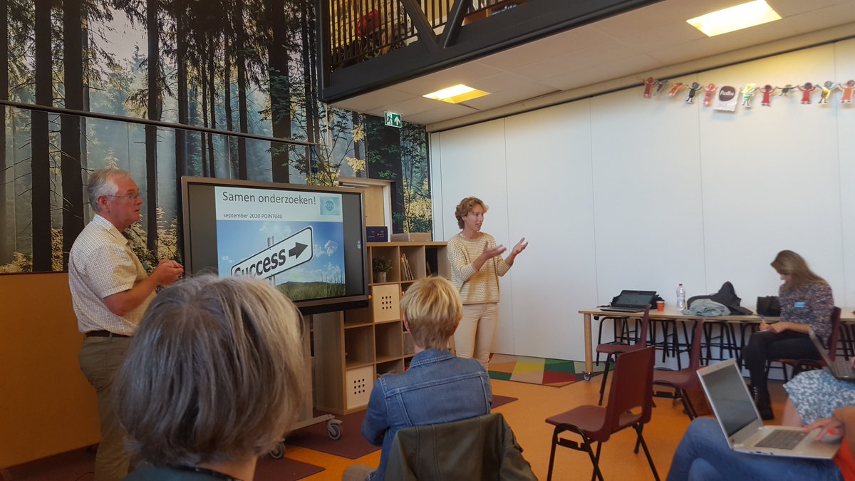 Gister was de aftrap van POINT040! @JeroenZeeuwen opende met een inspirerende speech over POINT. Janet van Horssen gaf een lezing over haar boekje de kleine #hoogbegaafdheid voor #dummies. De bijeenkomst was een succes en belooft veel goeds voor de komende drie jaar.
