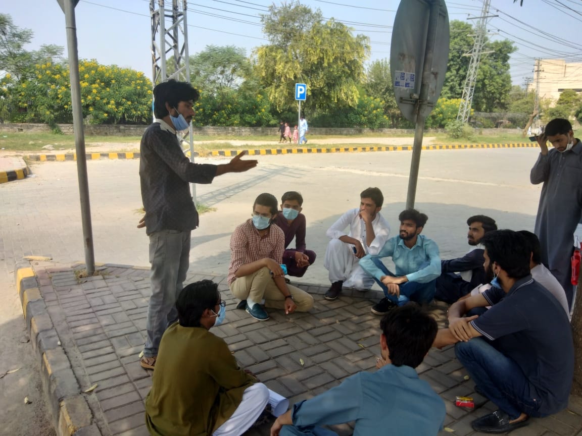 PYA1917's tweet photo. #Rawalpindi
Students of ARID university protested against online classes and fee collection in ARID university, Rawalpindi.
Comrades from PYA participated in the protest.
#FeeMustEnd
#NoOnlineClassesWithoutResources #RestoreStudentUnions https://t.co/akoCksKED2
