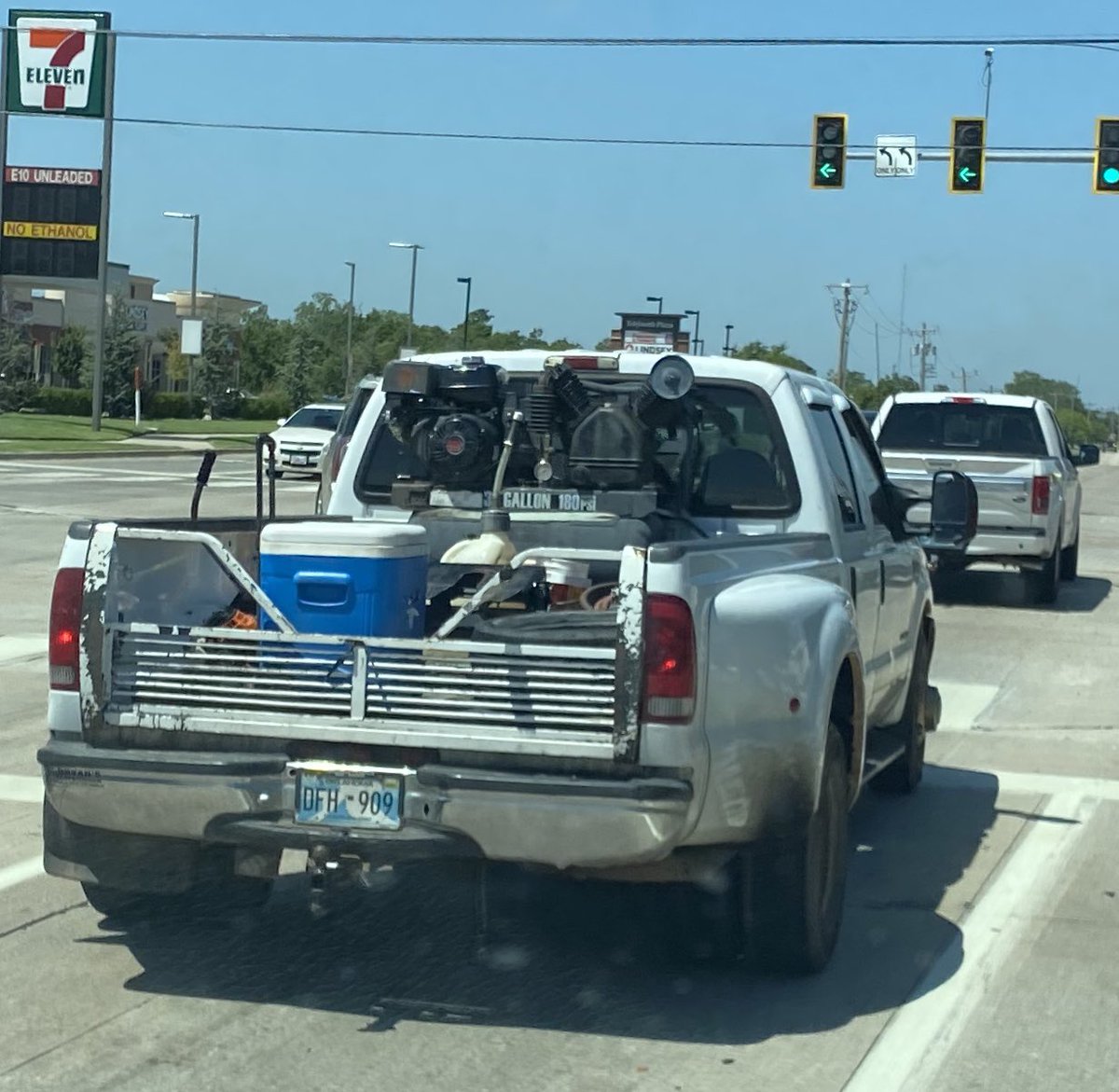 accuratesafety's tweet photo. On any given day, ##knowyourload #secureyourload https://t.co/IXyTalANlm