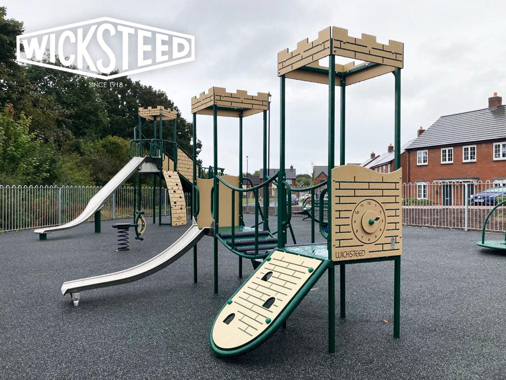 Our #Castle themed play area at #ApleyCastle for @TelfordWrekin is bursting with #play value! The centrepiece of the #playarea is a bespoke castle-themed Tree Top Towers Multi-Play unit! For more info check out the case study wicksteed.co.uk/case-studies/a… #UKmanufacture #MadeintheUK