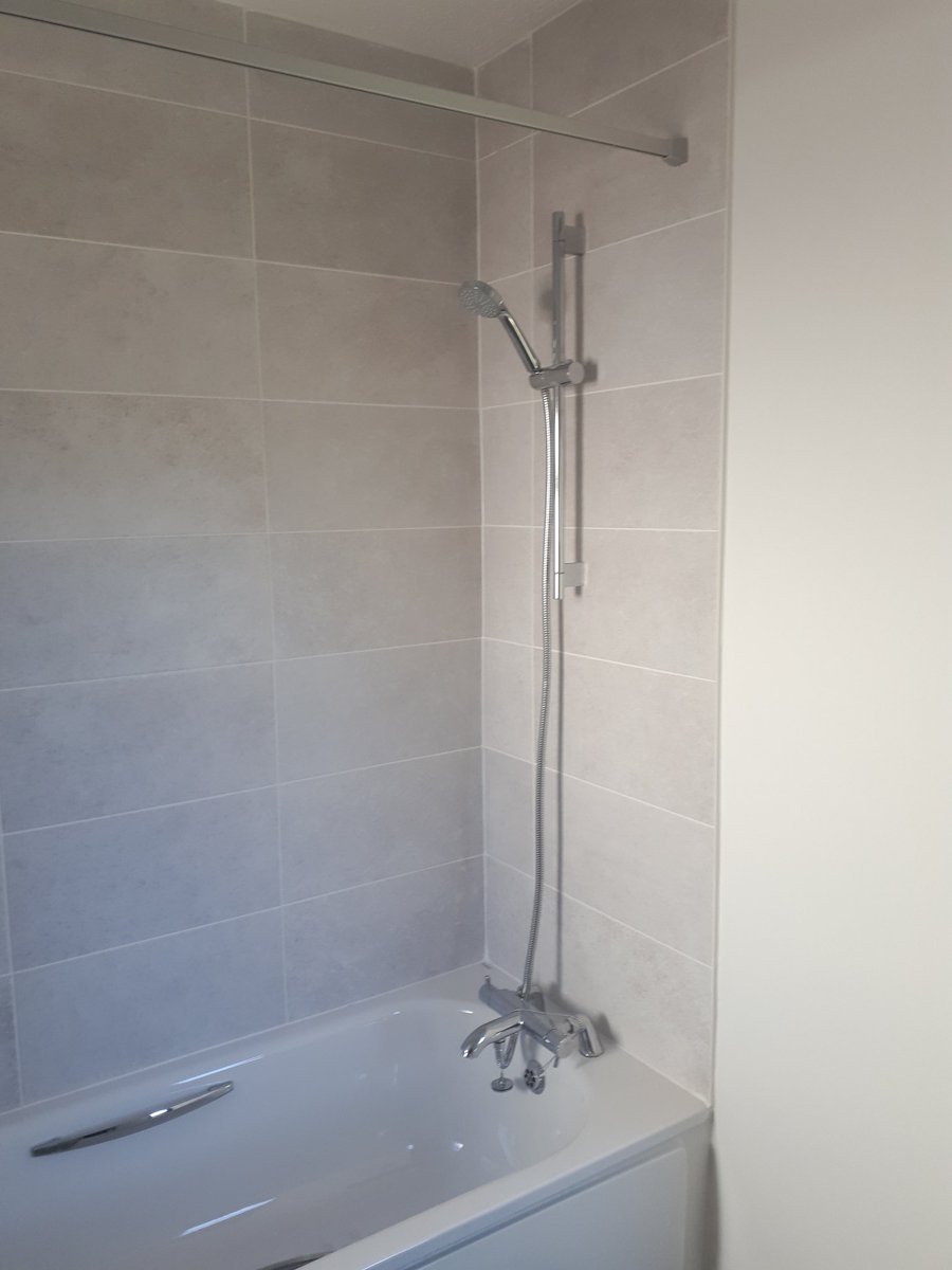 Great news, first bathroom since lockdown completed by MD Group, Tenant delighted and loves the flashy new tiles👍#GoTeamHiS @HomesSedgemor