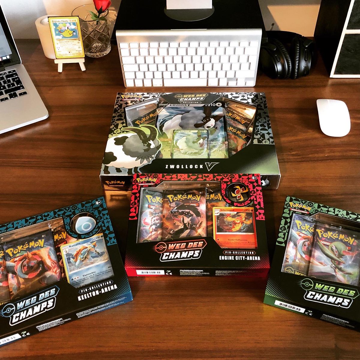 whiterabbitMUC's tweet photo. It is #Pokémon #PokémonTCG #ChampionsPath #WegDesChamps Release-Day! Wohoo! The sword & shield set 3.5 is here - and the community is so hyped - so am I! Luckily got my #TopTrainerBox from @GameStop . And what nice cards that are in there! 😍✨👌🏼 #TotalCards #ComicPlanet https://t.co/BQYtuPoOOt