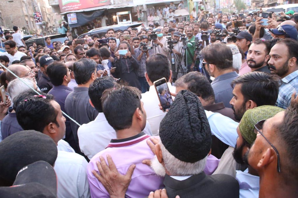 MQMPUpdates's tweet photo. پاک سرزمین پارٹی کے چئیرمین سید مصطفی کمال کا حیدرآباد کا دورہ، پھلیلی، پریٹ آباد پر عوام سے خطاب کیا، اس موقع پر صدر PSP انیس قائمخانی سمیت دیگر مرکزی عہدےدران بھی موجود ہیں۔ (25.09.20)

@KamalPSP @AneesPSP 
#PSPHyderabad #PSP #MustafaKamal https://t.co/jHGLZ5EAKg