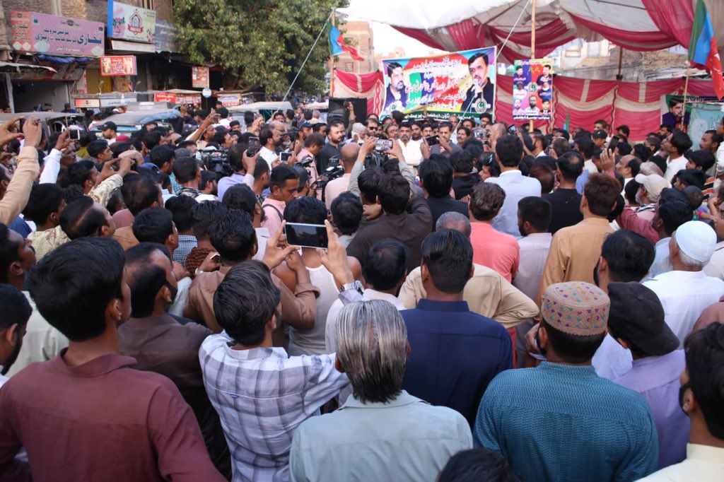MQMPUpdates's tweet photo. پاک سرزمین پارٹی کے چئیرمین سید مصطفی کمال کا حیدرآباد کا دورہ، پھلیلی، پریٹ آباد پر عوام سے خطاب کیا، اس موقع پر صدر PSP انیس قائمخانی سمیت دیگر مرکزی عہدےدران بھی موجود ہیں۔ (25.09.20)

@KamalPSP @AneesPSP 
#PSPHyderabad #PSP #MustafaKamal https://t.co/jHGLZ5EAKg
