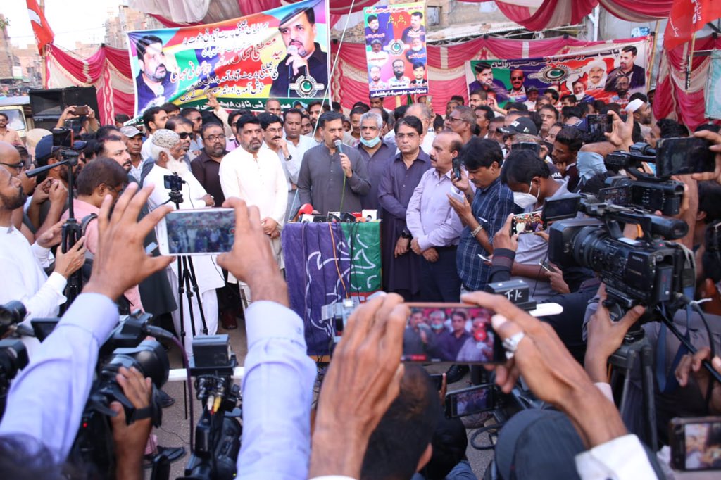 MQMPUpdates's tweet photo. پاک سرزمین پارٹی کے چئیرمین سید مصطفی کمال کا حیدرآباد کا دورہ، پھلیلی، پریٹ آباد پر عوام سے خطاب کیا، اس موقع پر صدر PSP انیس قائمخانی سمیت دیگر مرکزی عہدےدران بھی موجود ہیں۔ (25.09.20)

@KamalPSP @AneesPSP 
#PSPHyderabad #PSP #MustafaKamal https://t.co/jHGLZ5EAKg