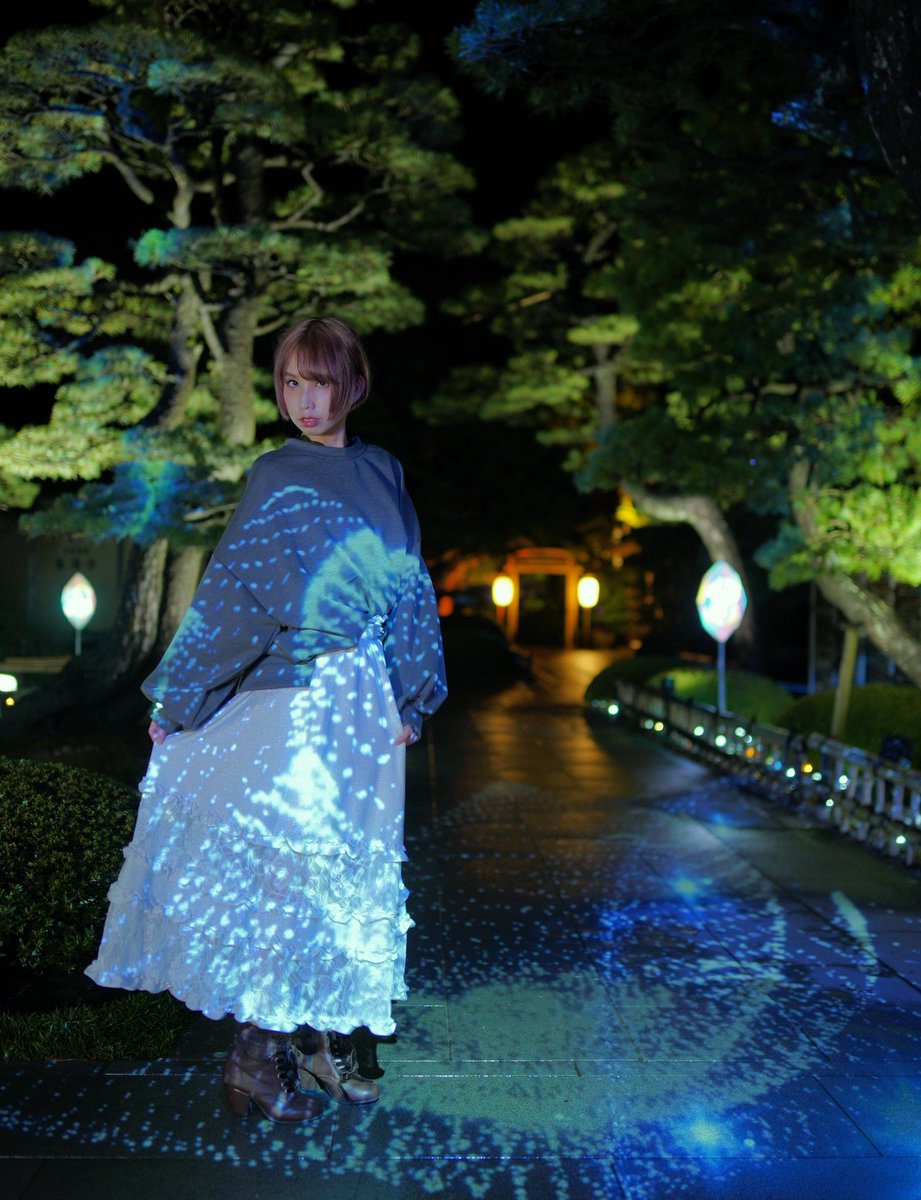 M郡の橋 9 25 松江市 由志園 週末ライトアップイルミネーション 黄金の島 ジパング やはりイルミネーションは 写真チックだ モデル Oyasumi M その 由志園 ポートレート イルミネーション