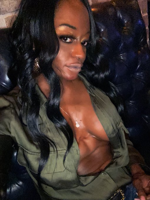 Dinner dates with me are the best , could you focus with my abs in your face ???  #dinnerdate #dominatrix<a href="/tag/houston"class="tags"><span>#houston</span></a><a href="/tag/abs"class="tags"><span>#abs</span></a><a href="/tag/dominatrix"class="tags"><span>#dominatrix</span></a><a href="/tag/highfashion"class="tags"><span>#highfashion</span></a><a href="/tag/ebonygoddess"class="tags"><span>#ebonygoddess</span></a>