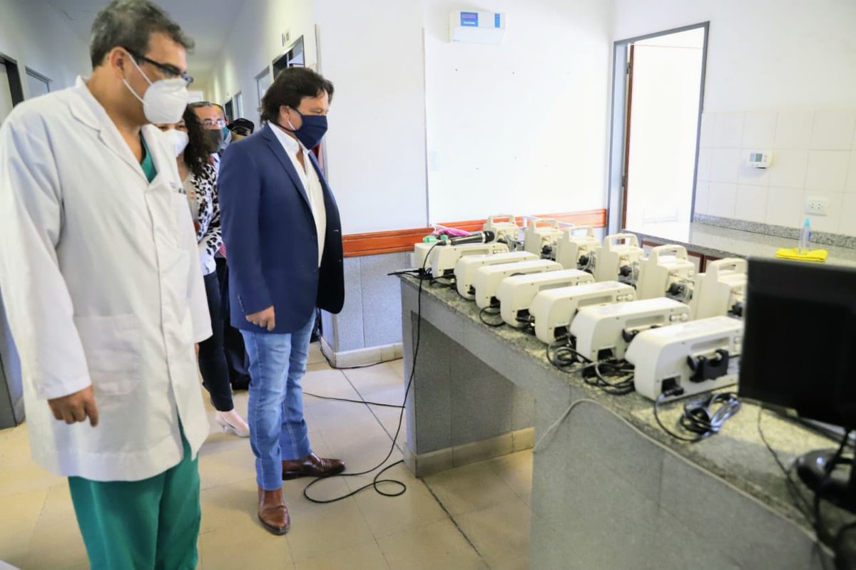 Con el gerente del hospital Materno Infantil, Federico Mangione, recorrimos el nosocomio. En el lugar, acondicionamos una nueva terapia para la atención y asistencia de mujeres con COVID que cuenta con nuevas camas, nuevos respiradores y monitoreo permanente.