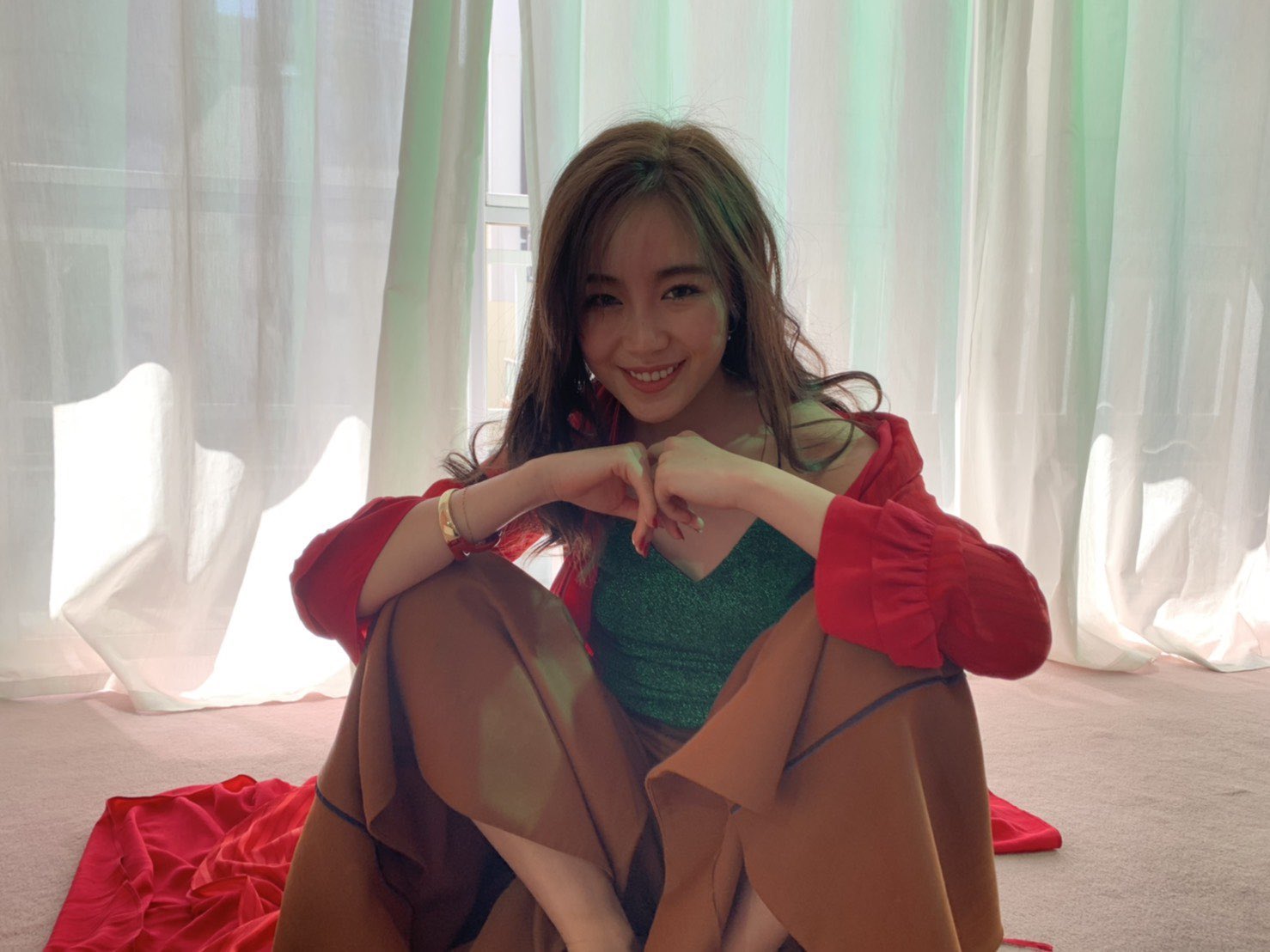 E-girls 鷲尾伶菜日本製クリーナー花時計