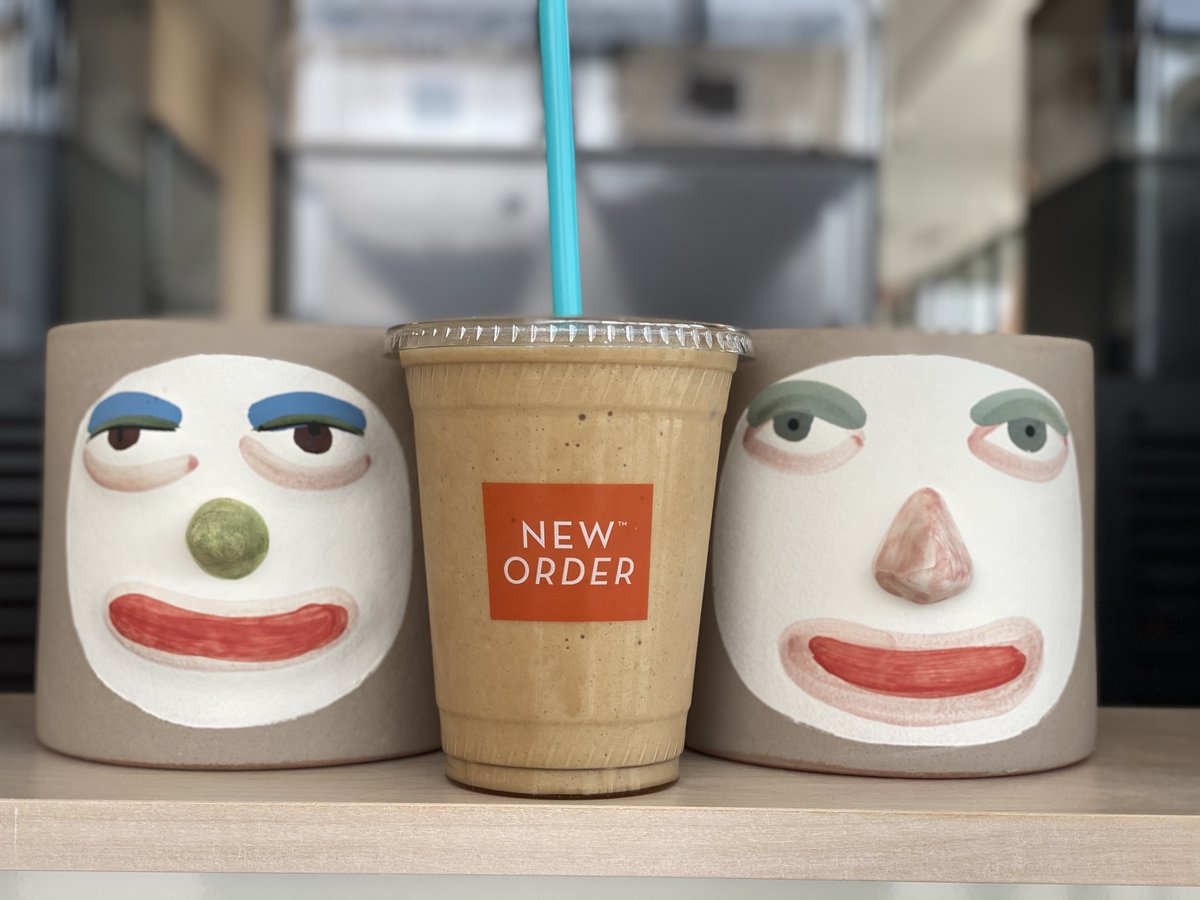 We're pumpkin up the jam this Friday! Excited to debut our seasonal pumpkin spice latte with your choice of milk. 

Expert tip for this sunny weekend: try it in a frappe! 🧡