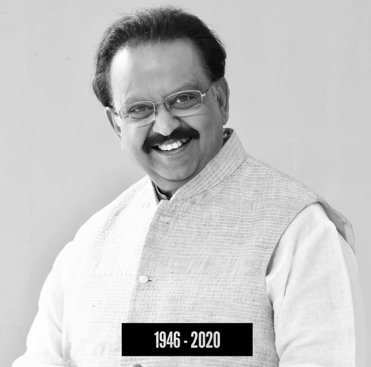 Deeply saddened with the news of music legend #SPBalasubramanyam 's passing. May god give his soul peace. Strength to his family & loved ones
deep loss of a irreplaceable talent 🙏🙏
#RIPSPB.. your voice ..your songs will always live in our hearts.. https://t.co/t1ohuYnHCF