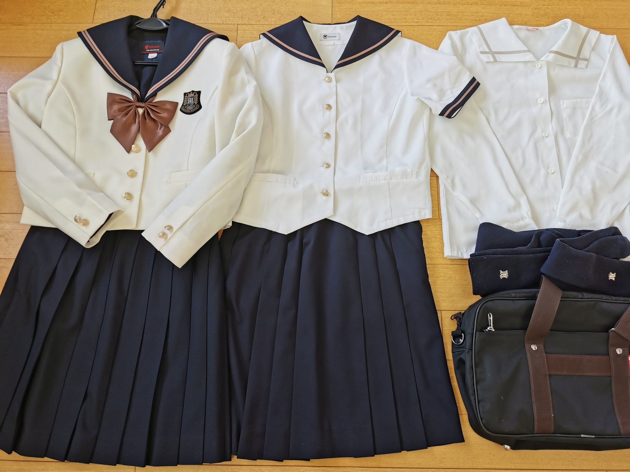 制服買取 デジタルウェブ 岡山県立岡山南高校 の制服セットを買い取らせて頂きました 冬服はセーラー服の上に白いジャケットを羽織ります 夏服はセーラー服 リボンは茶色です デジタルウェブへお売り頂きありがとうございました 制服 学生服 制服