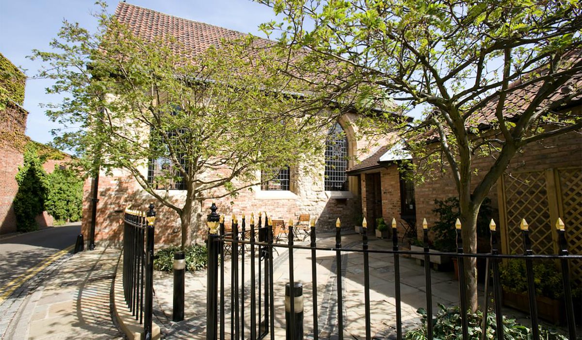 💕🌟 #followfriday 🌟💕 

If you're anywhere near #York and you like your history, make sure you're following our friends at:

@YorkMansionHse 
<a href="/fairfax_house/">Fairfax House</a> 
<a href="/BedernHall/">Bedern Hall</a> 
<a href="/YorkAdventurers/">York Adventurers</a>