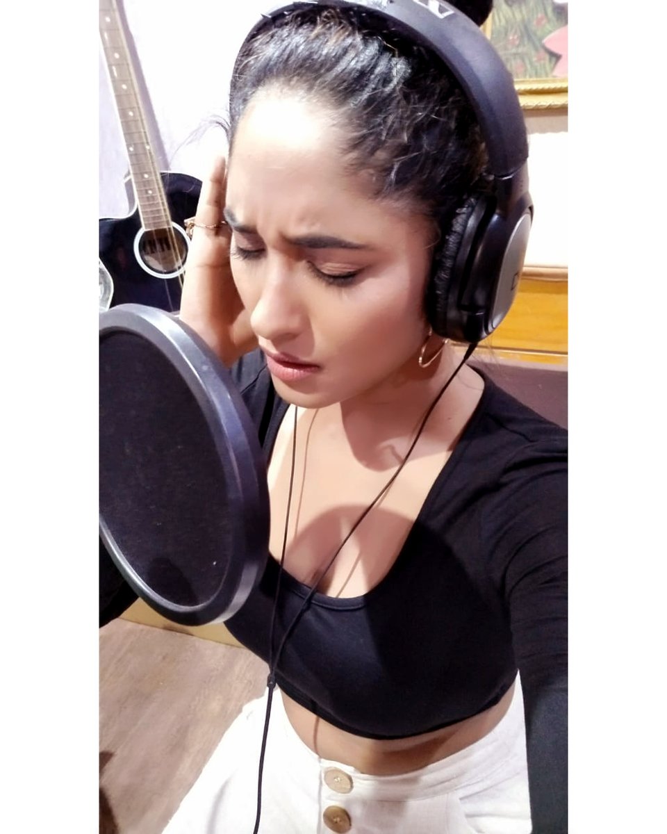 SonalActress's tweet photo. Done with dubbing for my upcoming Television Commercial for "Mangalam Cloud Kitchen" with Multi-talented Director / DOP / Producer - @Rajendr41266407

#Sonal #SonalSingh #ActressSonalSingh #Actorslife #branding #ads #tvcommercial #voiceover #recordings #dubbing #dubbingdiaries https://t.co/n5aHp6wHr3
