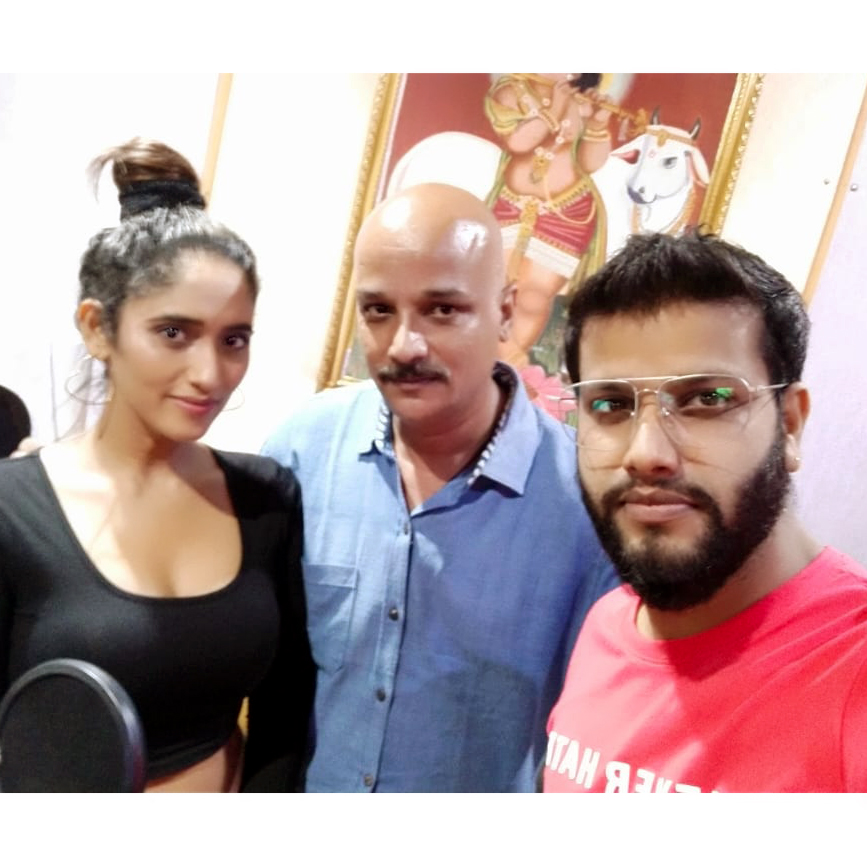 SonalActress's tweet photo. Done with dubbing for my upcoming Television Commercial for "Mangalam Cloud Kitchen" with Multi-talented Director / DOP / Producer - @Rajendr41266407

#Sonal #SonalSingh #ActressSonalSingh #Actorslife #branding #ads #tvcommercial #voiceover #recordings #dubbing #dubbingdiaries https://t.co/n5aHp6wHr3