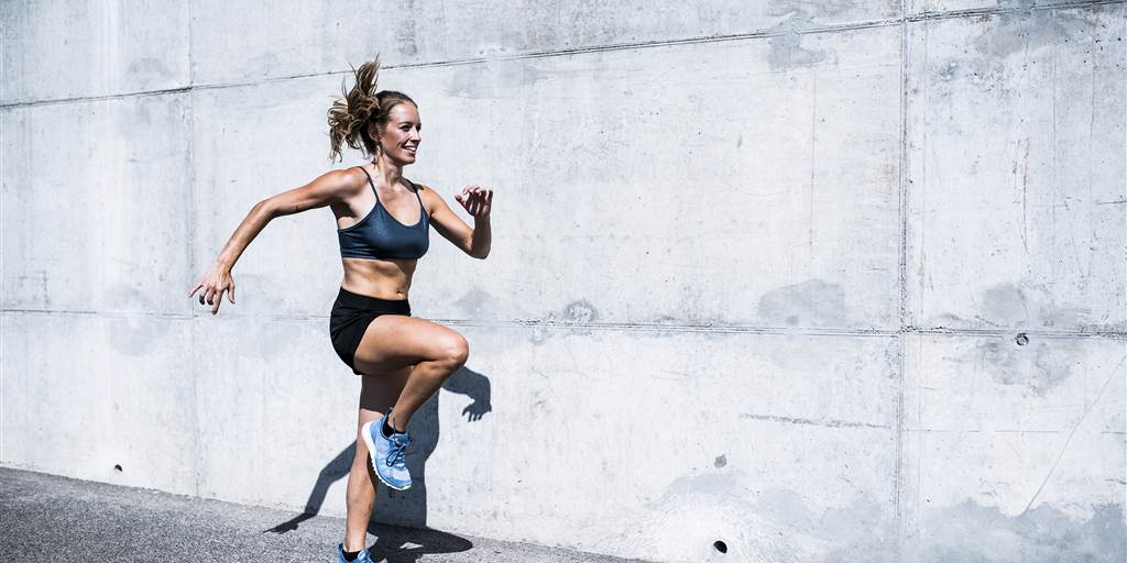 lemessport's tweet photo. Whenever you have an aim, you must sacrifice something of freedom to attain it. #freedom #weightloss #loseweight #exercise #fitness #keepfit #running #runner #aim #workout #gym https://t.co/bMkrlvVues