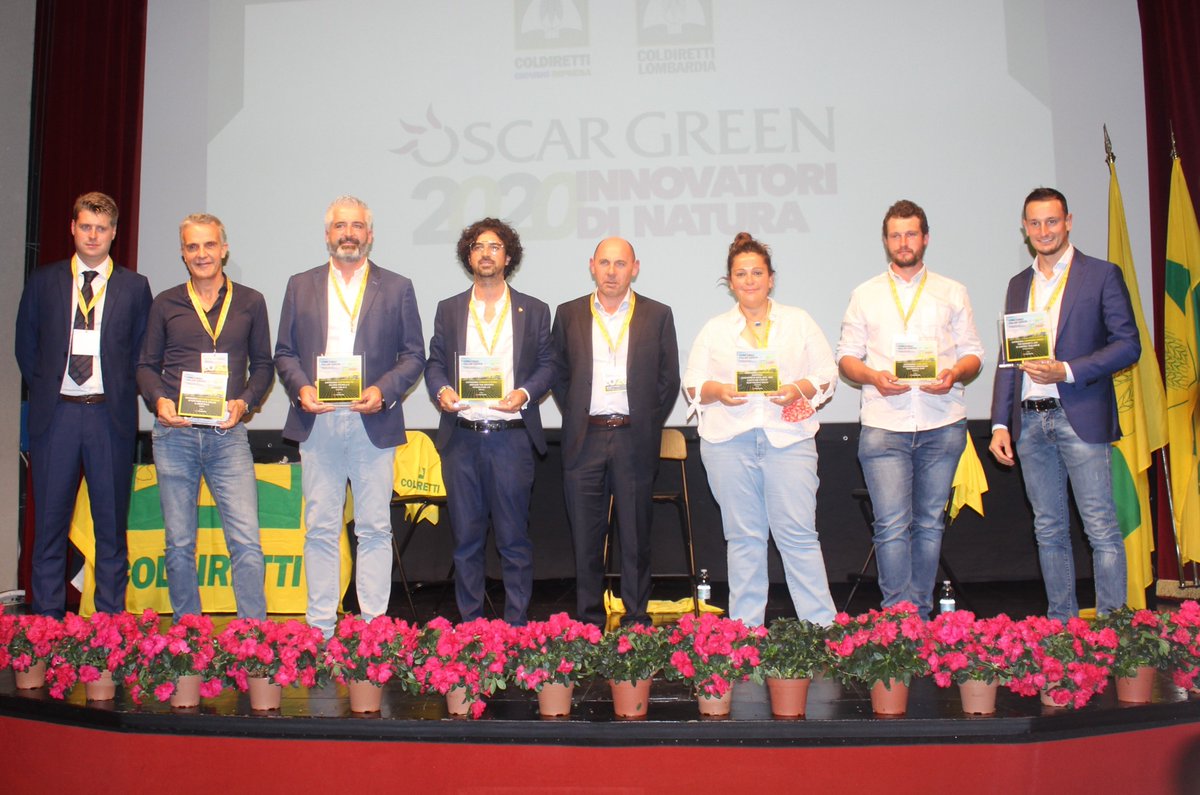 ColdirettiG's tweet photo. Dalle marmellate del banchiere, alle microalghe biologiche superfood del futuro, fino ai capi di “artigianato agricolo” , Scopri i vincitori di #OscarGreen2020 Coldiretti Lombardia @terraesapores . 👉https://t.co/cTaaT2wP34 #giovanimpresa #OG2020 #innovatoridinatura https://t.co/IMs63aZO7e